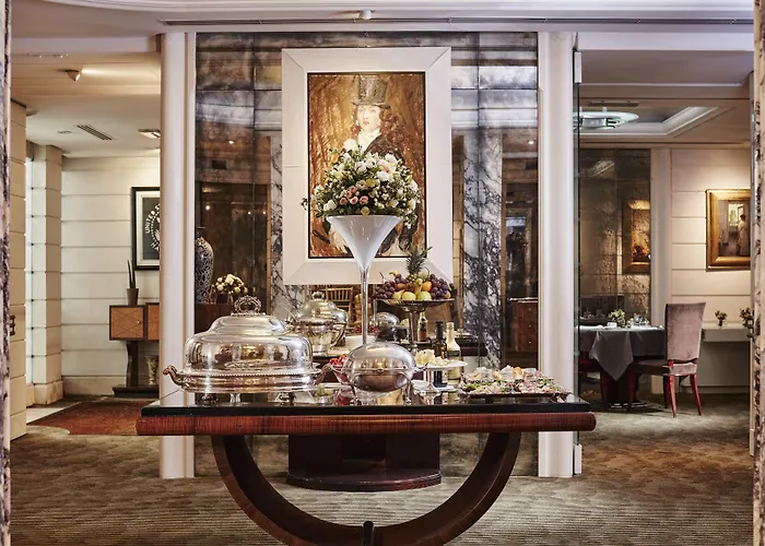 Lord Byron - Small Luxury Of The World 5*