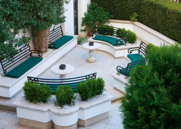 Lord Byron - Small Luxury Of The World Hotel